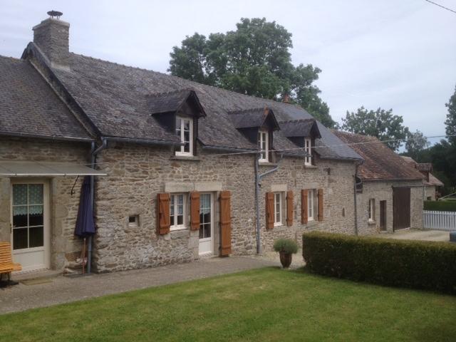 Bed and Breakfast La Grange O Belles Champfremont Екстер'єр фото